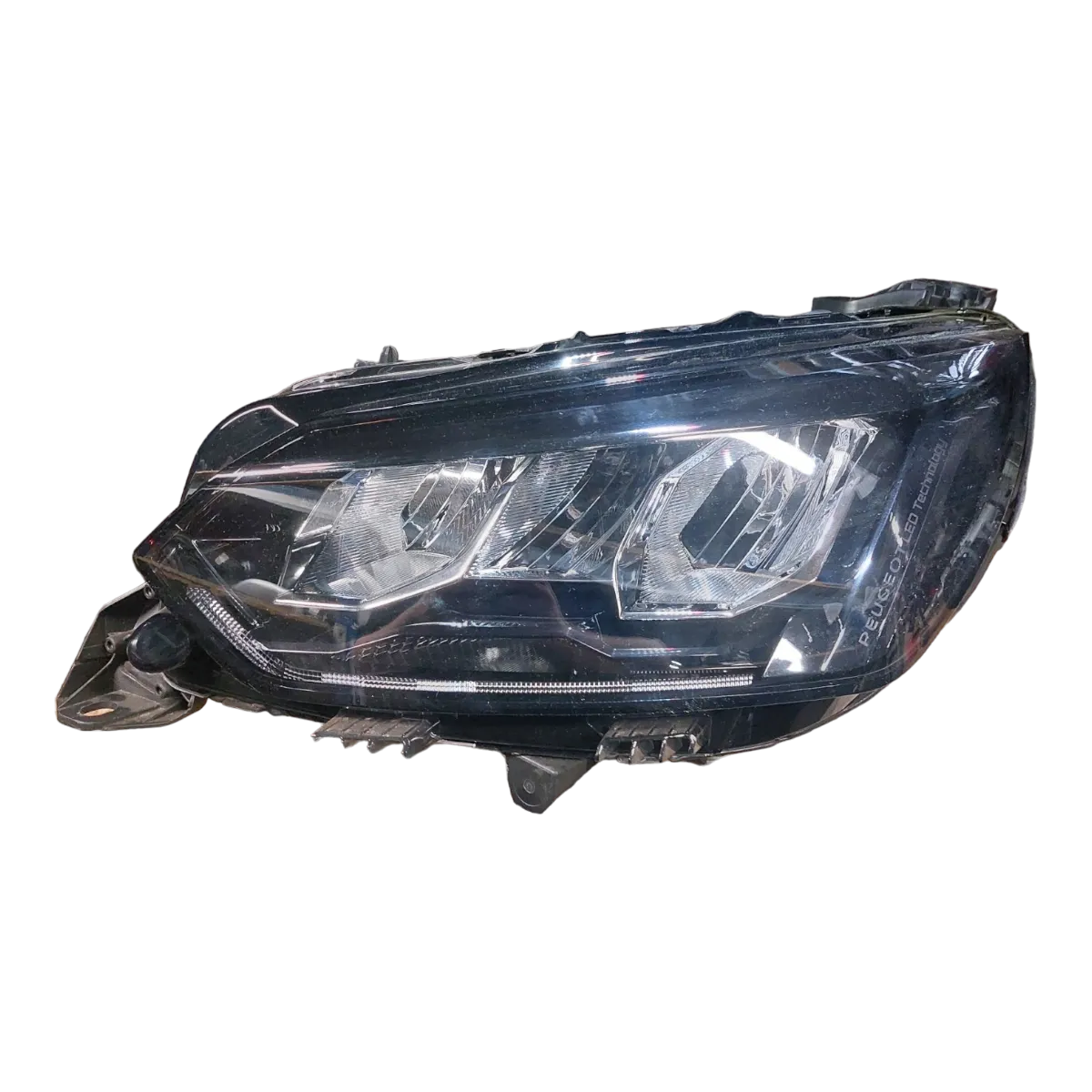 Peugeot 208 P21E 19-24 far prednji lijevi 9833036380