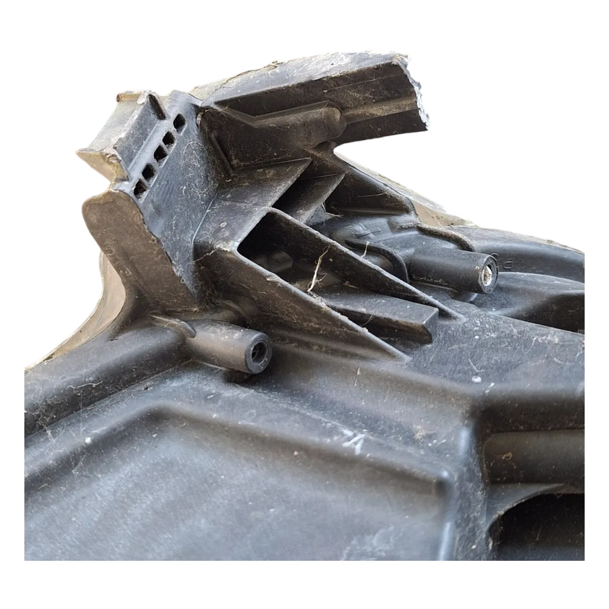 Peugeot 208 12-19  far prednji lijevi    1012111038   puknuta kopča