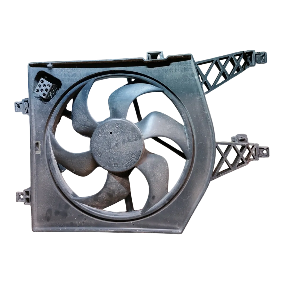 Renault Twingo II  1.2 16V   07-14    ventilator hladnjaka motora  8200369312  1831966000  7701067978 7701059785 7701068310