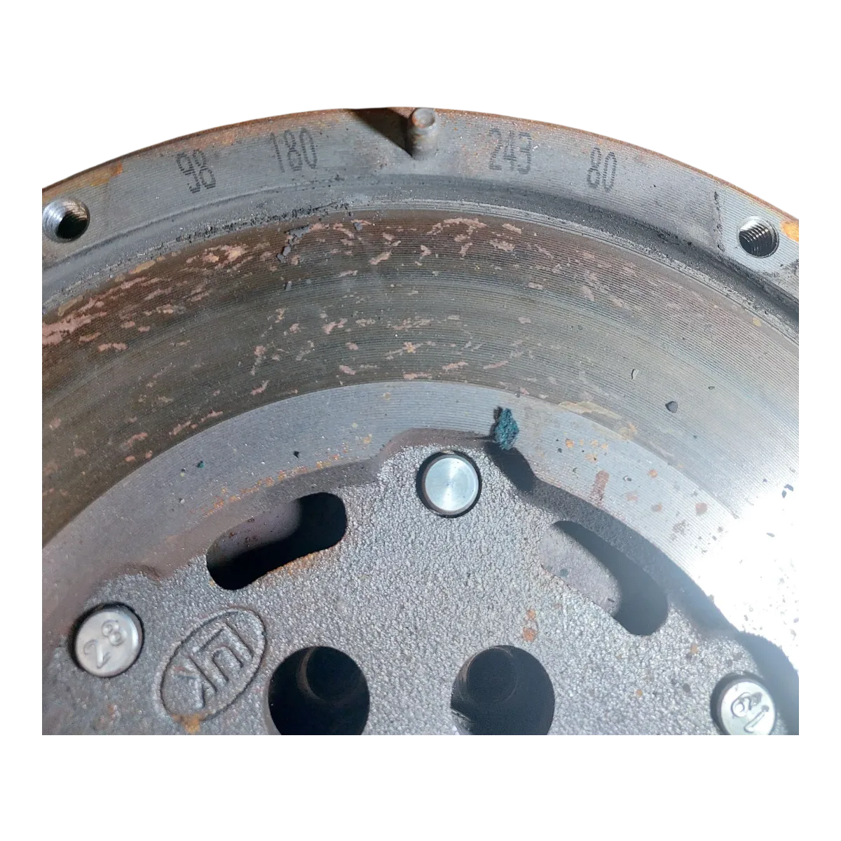 Renault Kadjar 1.6 DCI   15-22    zamašnjak dvomaseni / korpa , lamela  9818024380  1638837180  9801995380  9812079680