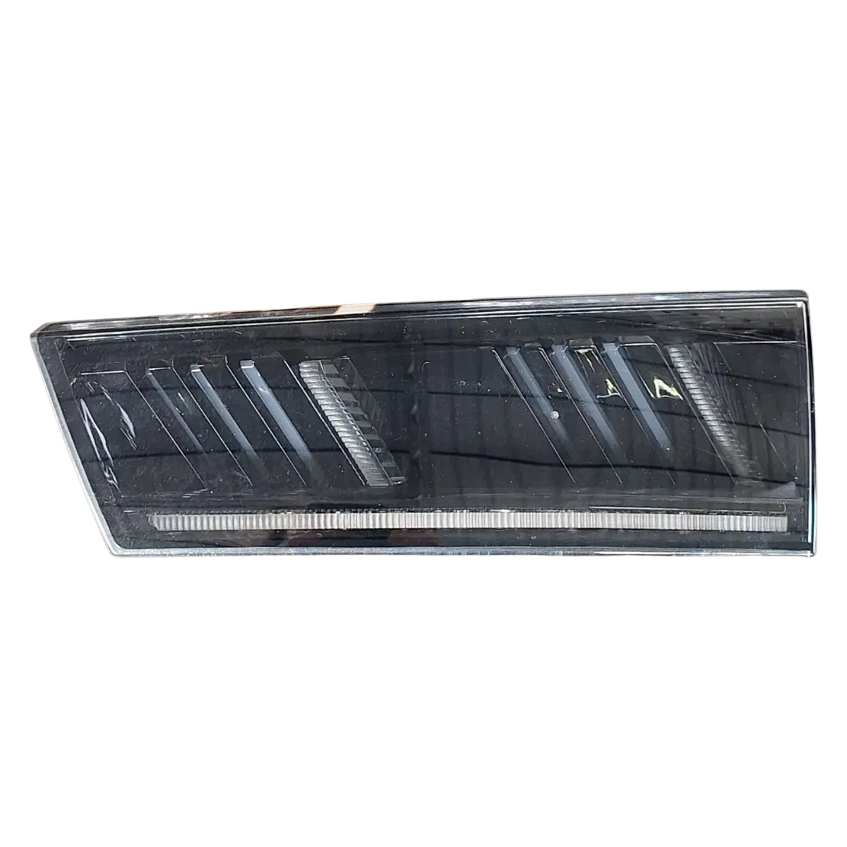 Peugeot 508 R8  GT  18-25    lampa zadnja desna unutarnja    9813508180