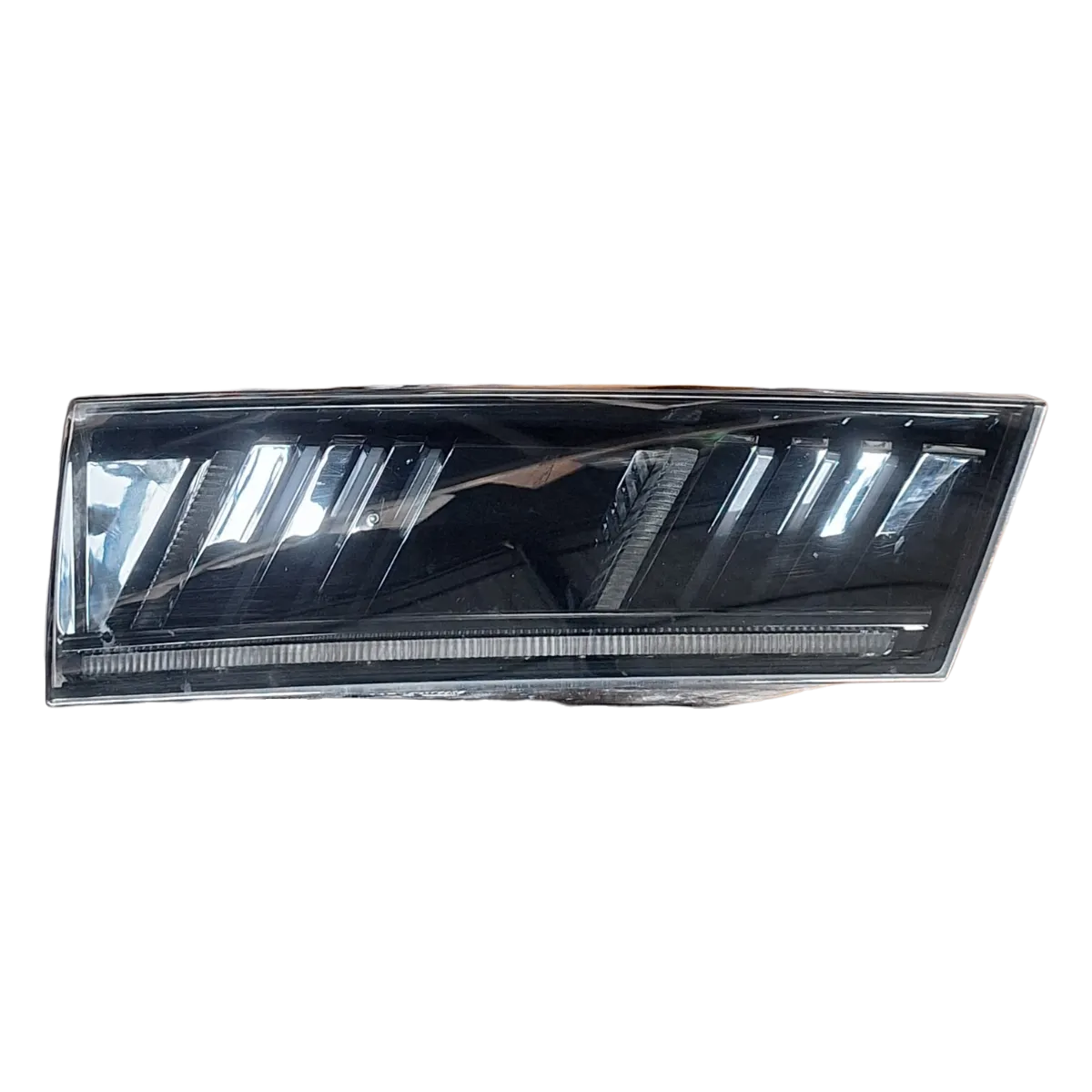 Peugeot 508 R8  GT  18-25   lampa zadnja lijeva unutarnja    9813508280