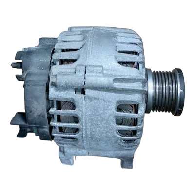 Renault Scenic III 1.6 DCI 08-15   alternator  231007033R