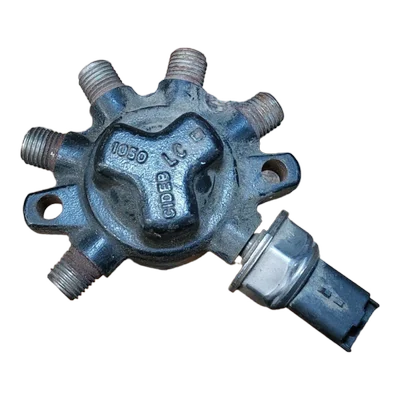 Renault Clio III 1.5 DCI  05-12   rampa goriva   R9144Z070   8200584034  8200334367