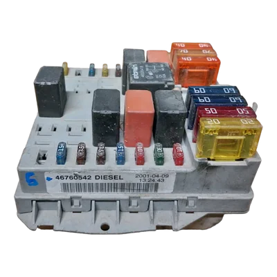 Fiat Doblo 1.9D  00-10   vanjska kutija osigurača   46760542