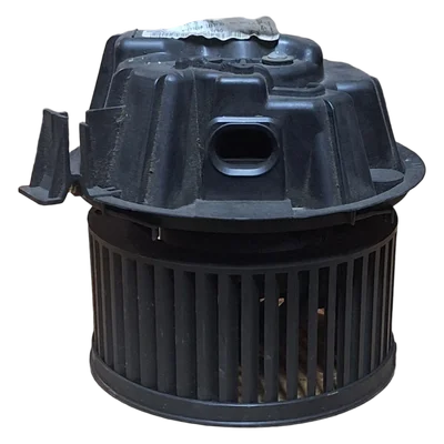 Dacia Logan    04-12   ventilator kabine    N103300P   N101035Q