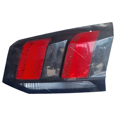 Peugeot 5008 P87   17-    lampa zadnja desna unutarnja    9811027780
