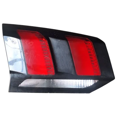 Peugeot 5008 P87   17-    lampa zadnja lijeva unutarnja    9811027880