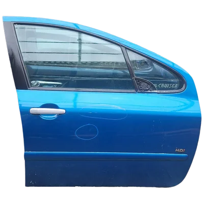 Peugeot 307  00-09    vrata prednja desna   OŠTEĆENA!