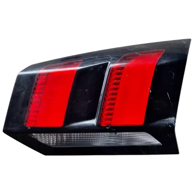 Peugeot 5008 P87   17-    lampa zadnja desna unutarnja    9811027780