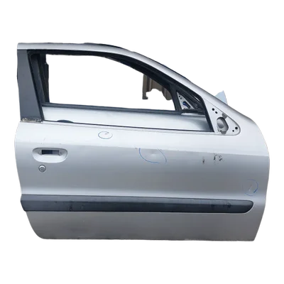 Citroen Xsara  3V  97-06  vrata prednja desna         OSTEĆENA