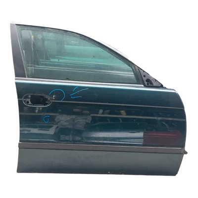 Bmw serija 5 E39 95-04 vrata prednja desna    OŠTEĆENA!